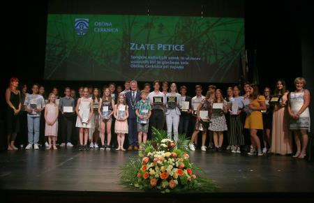 ZLATA PETICA 90 FOTO LJUBO VUKELIČ